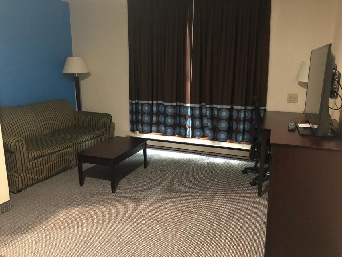 Amerivu Inn & Suites О-Клер Екстер'єр фото